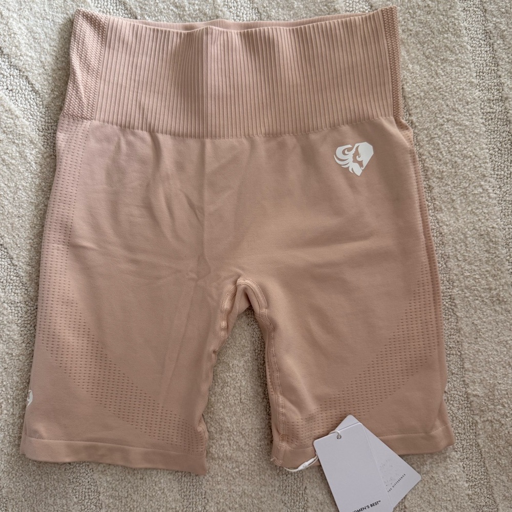 Women's Best Power Seamless Cycling Shorts in a nude